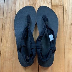 Sanuk Yoga sandals